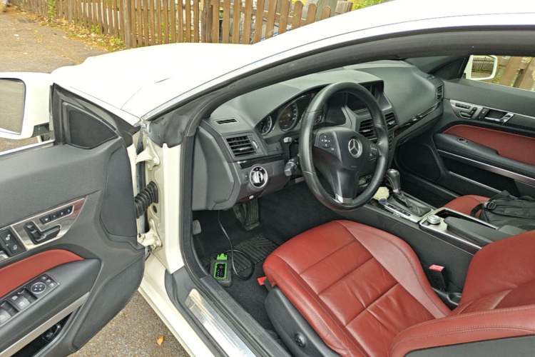 Used Mercedes-Benz E-Class 2010 E 260 CGI Coupe Driver Seat
