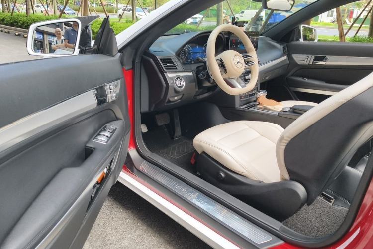 Used Mercedes-Benz E-Class 2010 E 260 CGI Convertible Driver Seat