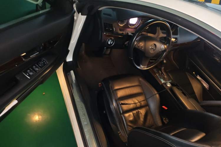 Used Mercedes-Benz E-Class 2010 E 260 CGI Coupe Driver Seat