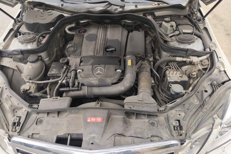 Used Mercedes-Benz E-Class 2010 E 260 CGI Fashion Model Engine Bay