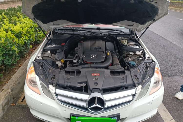 Used Mercedes-Benz E-Class 2010 E 260 CGI Convertible Engine Bay