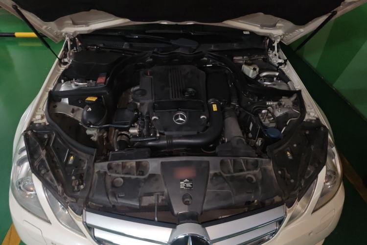 Used Mercedes-Benz E-Class 2010 E 260 CGI Coupe Engine Bay