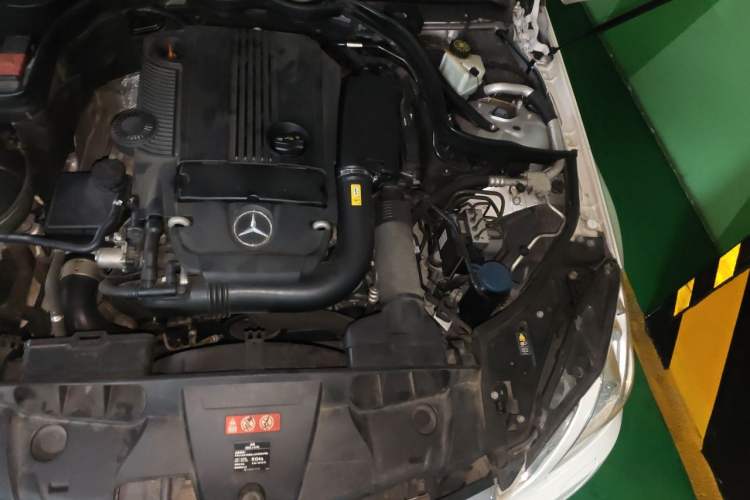 Used Mercedes-Benz E-Class 2010 E 260 CGI Coupe Engine Bay Left