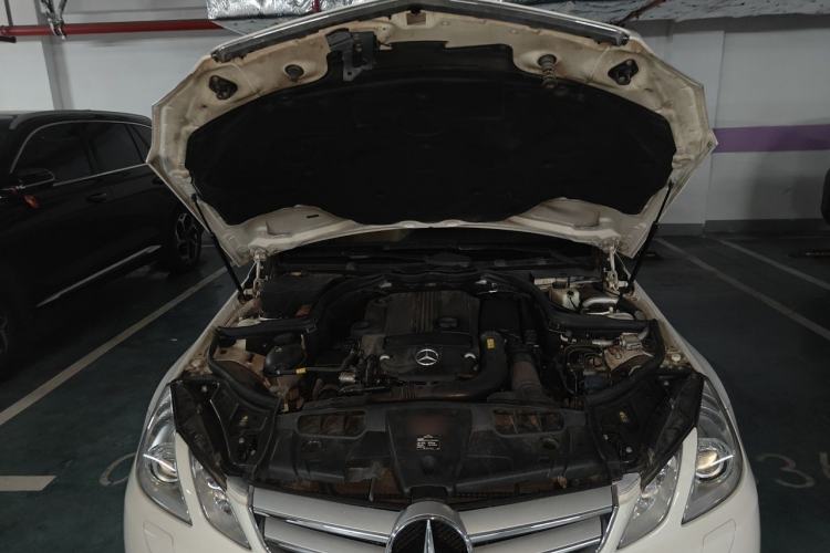 Used Mercedes-Benz E-Class 2010 E 260 CGI Coupe Engine Bay