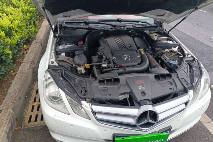 Used Mercedes-Benz E-Class 2010 E 260 CGI Convertible Engine Bay Right