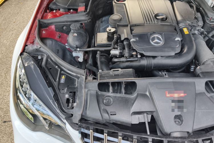 Used Mercedes-Benz E-Class 2010 E 260 CGI Convertible Engine Bay Right
