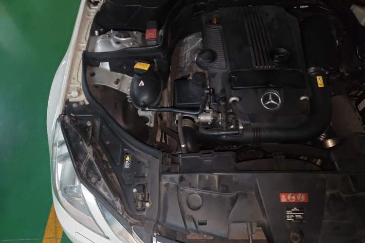 Used Mercedes-Benz E-Class 2010 E 260 CGI Coupe Engine Bay Right