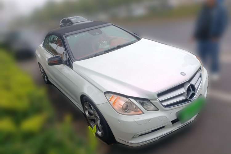 Used Mercedes-Benz E-Class 2010 E 260 CGI Convertible Front Right 45 Deg
