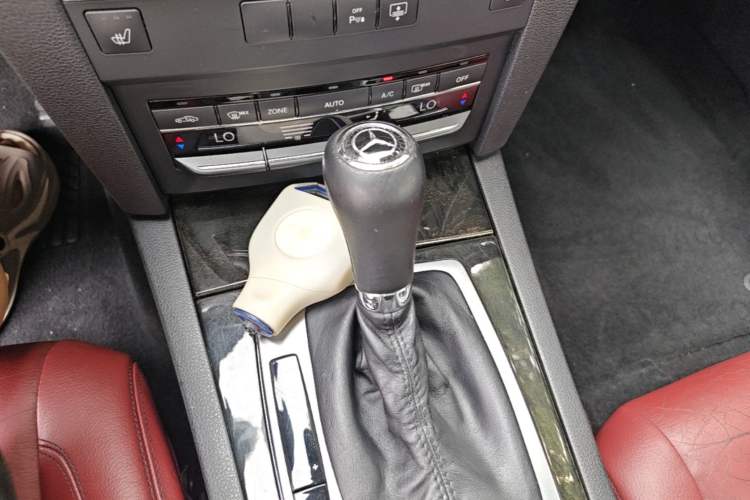Used Mercedes-Benz E-Class 2010 E 260 CGI Coupe Gear Lever