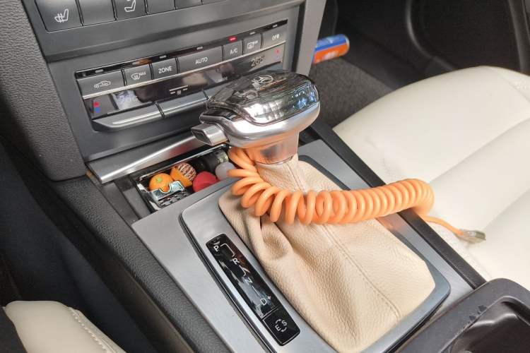 Used Mercedes-Benz E-Class 2010 E 260 CGI Convertible Gear Lever