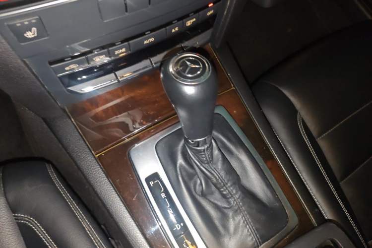 Used Mercedes-Benz E-Class 2010 E 260 CGI Coupe Gear Lever