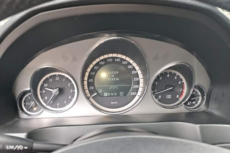 Used Mercedes-Benz E-Class 2010 E 260 CGI Coupe Instrument Cluster