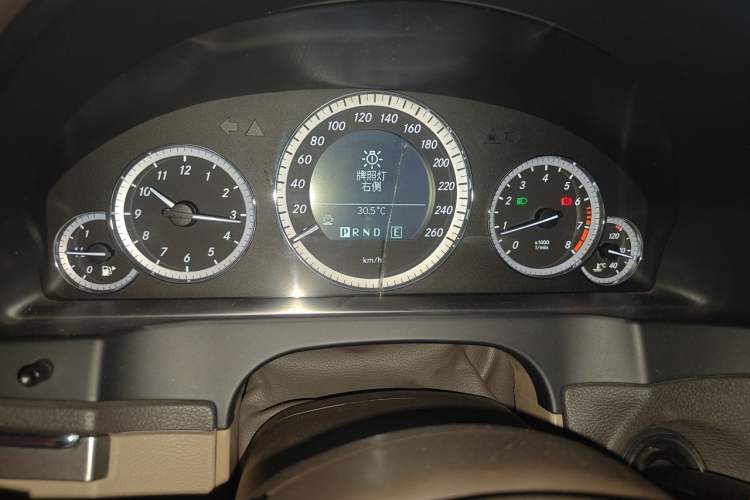 Used Mercedes-Benz E-Class 2010 E 260 CGI Coupe Instrument Cluster