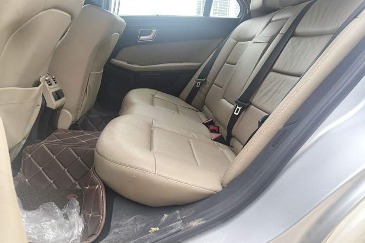 Used Mercedes-Benz E-Class 2010 E 260 CGI Fashion Model Left Rear Seat