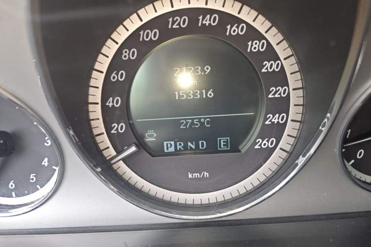 Used Mercedes-Benz E-Class 2010 E 260 CGI Coupe Odometer Close Up