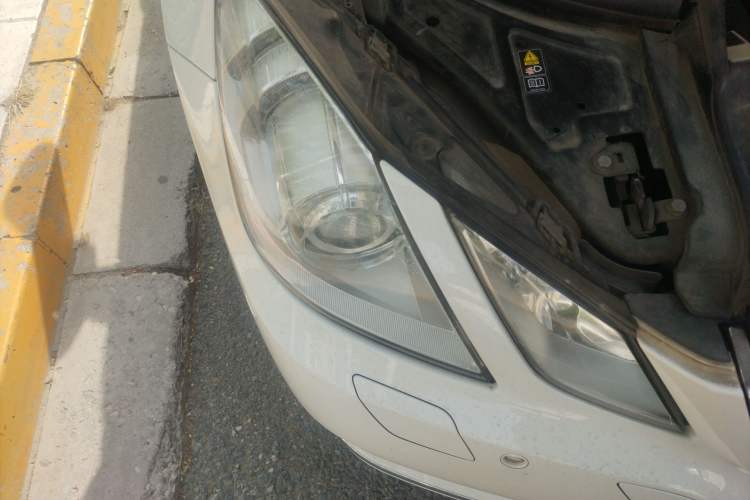 Used Mercedes-Benz E-Class 2010 E 260 CGI Coupe Right Front Headlight