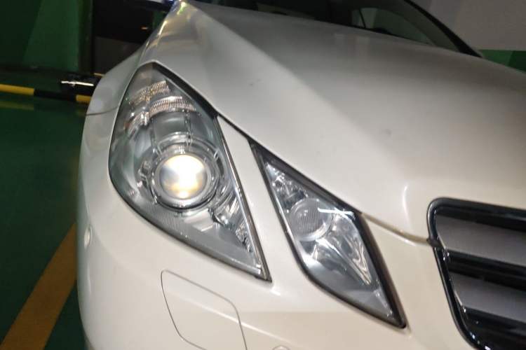 Used Mercedes-Benz E-Class 2010 E 260 CGI Coupe Right Front Headlight