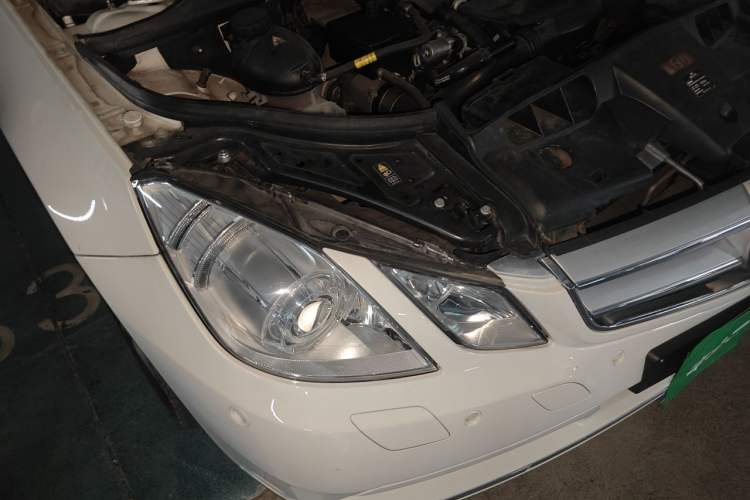 Used Mercedes-Benz E-Class 2010 E 260 CGI Coupe Right Front Headlight