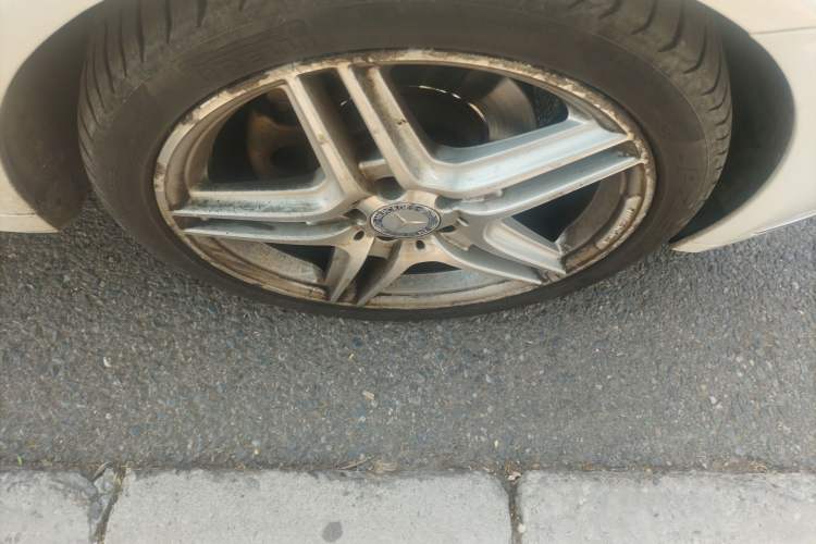 Used Mercedes-Benz E-Class 2010 E 260 CGI Coupe Right Front Wheel Hub