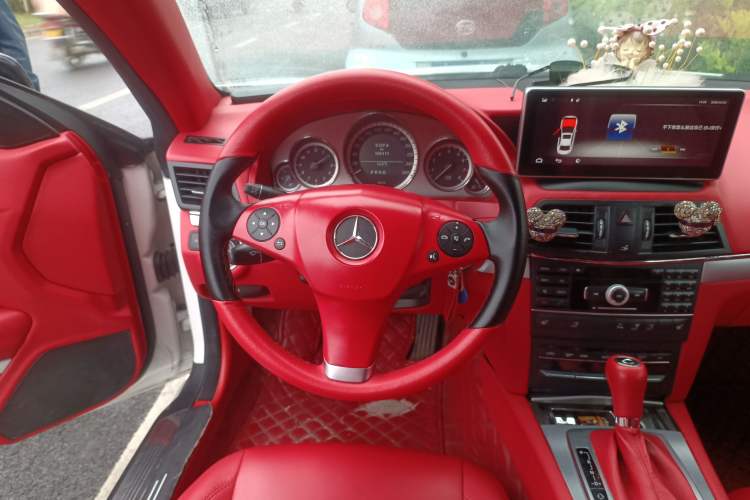 Used Mercedes-Benz E-Class 2010 E 260 CGI Convertible Steering Wheel
