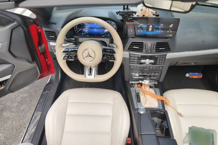 Used Mercedes-Benz E-Class 2010 E 260 CGI Convertible Steering Wheel