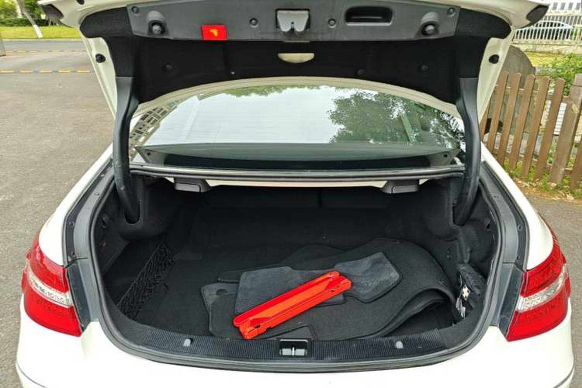 Used Mercedes-Benz E-Class 2010 E 260 CGI Coupe Trunk
