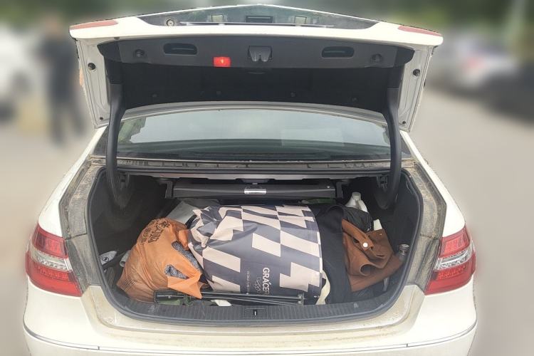Used Mercedes-Benz E-Class 2010 E 260 CGI Fashion Model Trunk