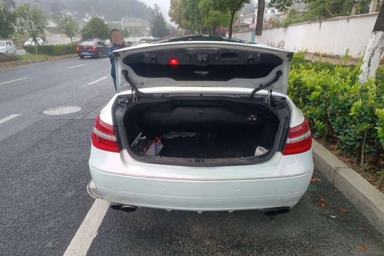 Used Mercedes-Benz E-Class 2010 E 260 CGI Convertible Trunk