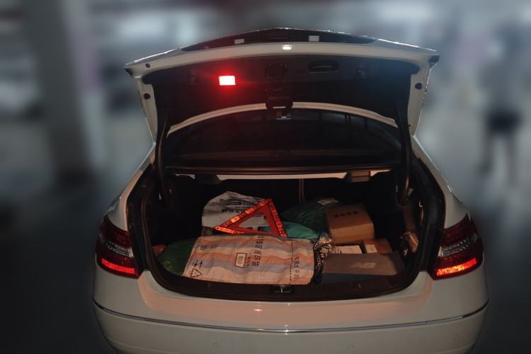 Used Mercedes-Benz E-Class 2010 E 260 CGI Coupe Trunk