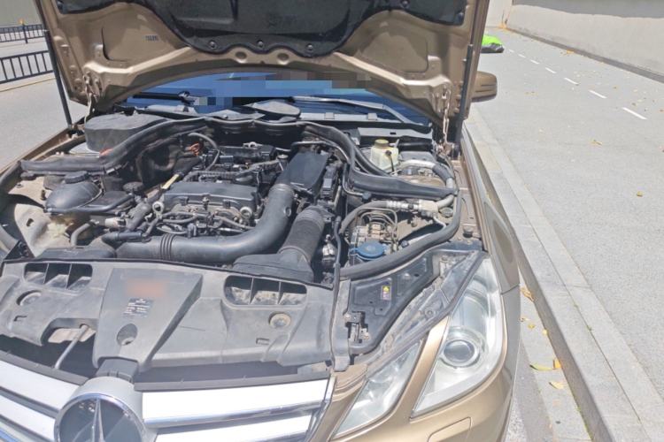 Used Mercedes-Benz E-Class 2010 E 260 CGI Coupe Engine Bay Left