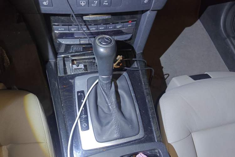 Used Mercedes-Benz E-Class 2010 E 260 CGI Fashion Model Gear Lever
