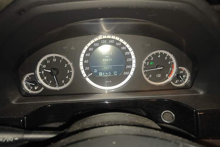 Used Mercedes-Benz E-Class 2010 E 260 CGI Fashion Model Instrument Cluster