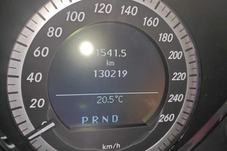 Used Mercedes-Benz E-Class 2010 E 260 CGI Coupe Odometer Close Up