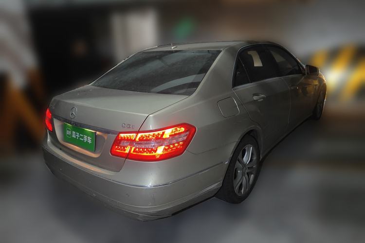 Used Mercedes-Benz E-Class 2010 E 260 CGI Fashion Model Rear Right 45 Deg