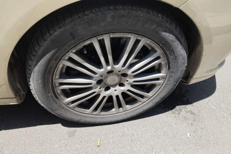 Used Mercedes-Benz E-Class 2010 E 260 L CGI Elegant Model Right Front Wheel Hub