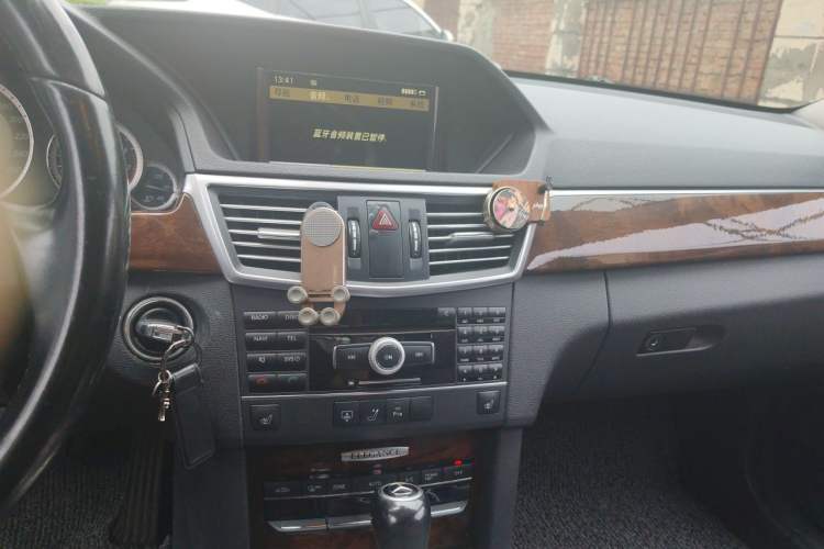 Used Mercedes-Benz E-Class 2011 E 200 L CGI Elegant Model Audio And AC Panel