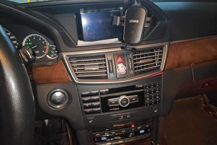 Used Mercedes-Benz E-Class 2011 E 300 L Elegant Model Audio And AC Panel