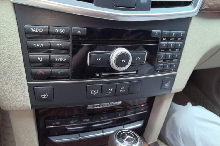 Used Mercedes-Benz E-Class 2011 E 200 L CGI Elegant Model Audio And AC Panel