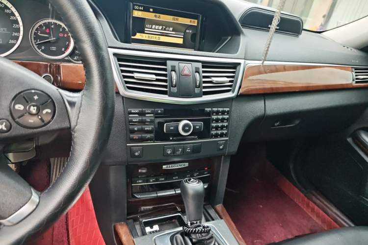 Used Mercedes-Benz E-Class 2011 E 200 L CGI Elegant Model Audio And AC Panel