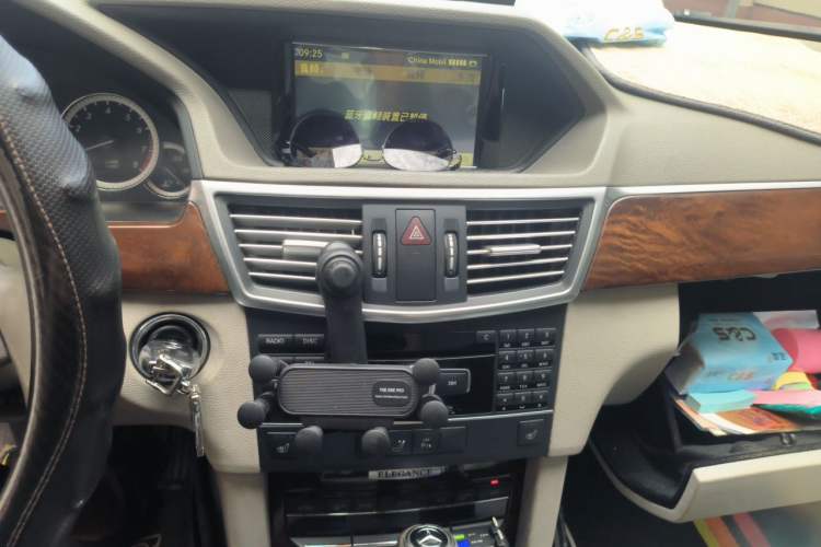 Used Mercedes-Benz E-Class 2011 E 200 L CGI Elegant Model Audio And AC Panel