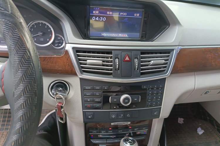 Used Mercedes-Benz E-Class 2011 E 200 L CGI Elegant Model Audio And AC Panel