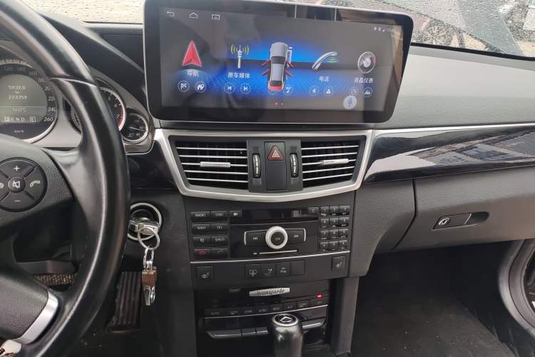 Used Mercedes-Benz E-Class 2011 E 260 L CGI Fashion Model Audio And AC Panel