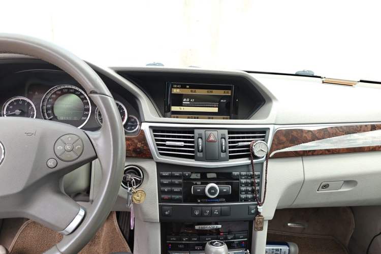 Used Mercedes-Benz E-Class 2011 E 200 L CGI Elegant Model Audio And AC Panel
