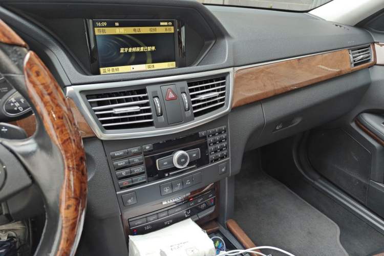 Used Mercedes-Benz E-Class 2011 E 300 L Elegant Model Audio And AC Panel