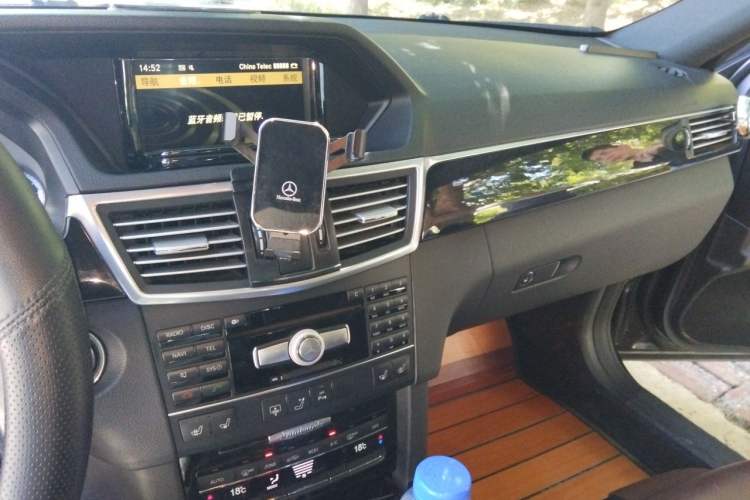 Used Mercedes-Benz E-Class 2011 E 300 L Fashion Prestige Model Audio And AC Panel