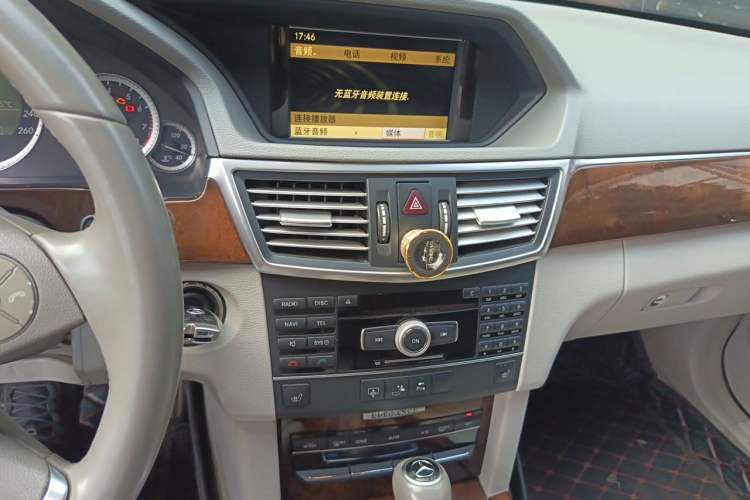 Used Mercedes-Benz E-Class 2011 E 200 L CGI Elegant Model Audio And AC Panel