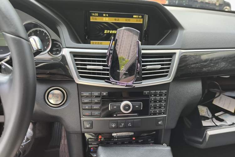 Used Mercedes-Benz E-Class 2011 E 300 L Fashion Prestige Model Audio And AC Panel