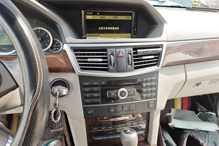 Used Mercedes-Benz E-Class 2011 E 200 L CGI Elegant Model Audio And AC Panel