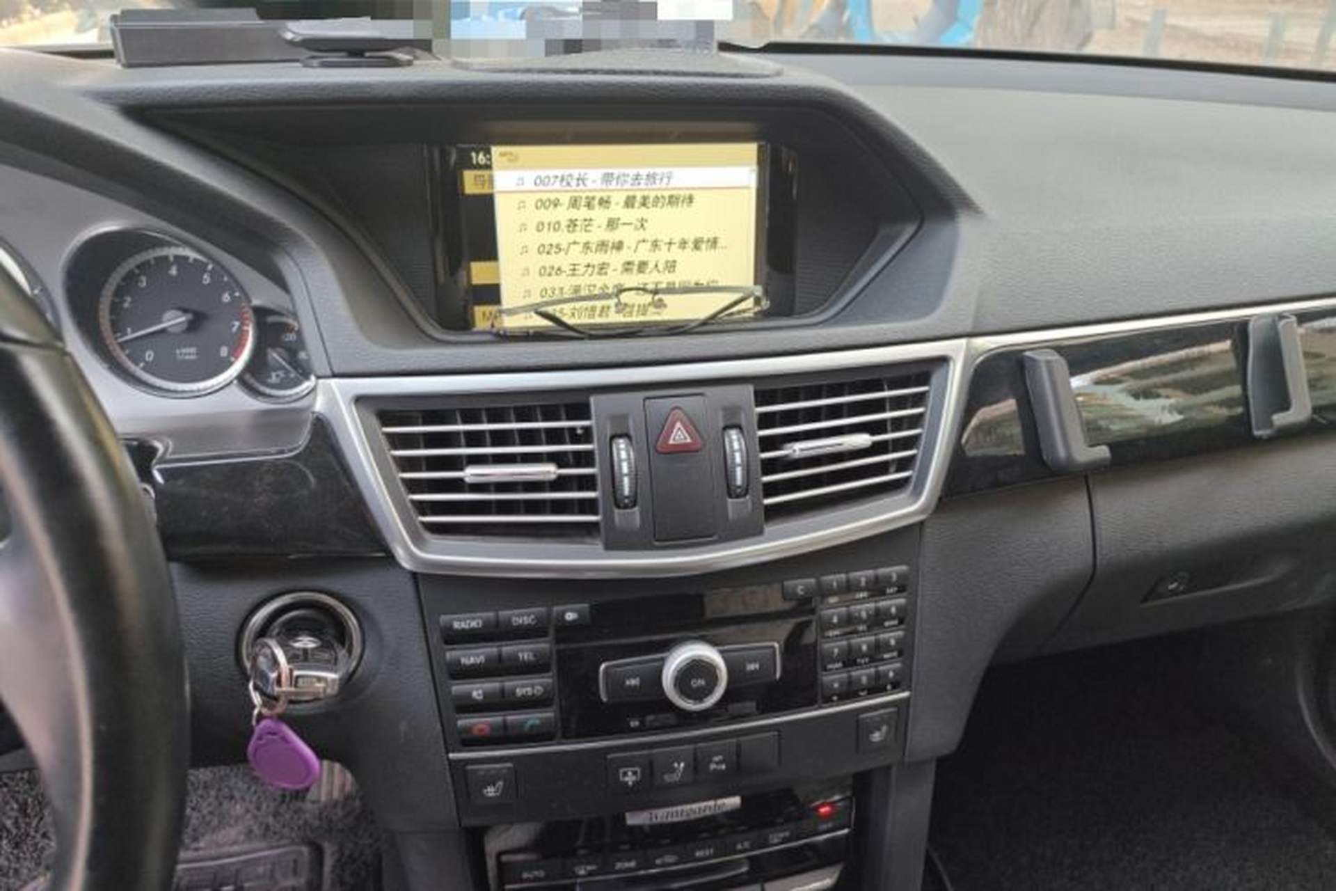 Used Mercedes-Benz E-Class 2011 E 260 L CGI Fashion Model Audio And AC Panel