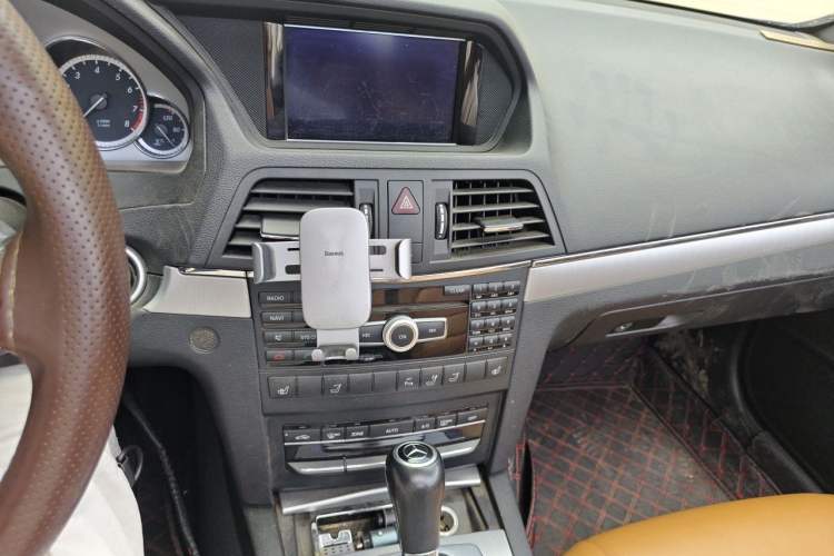 Used Mercedes-Benz E-Class 2011 E 260 CGI Convertible Edition Audio And AC Panel